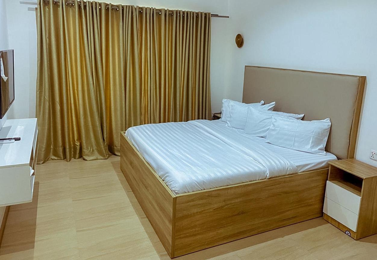 איקג'ה Greywood Hotel And Apartments מראה חיצוני תמונה