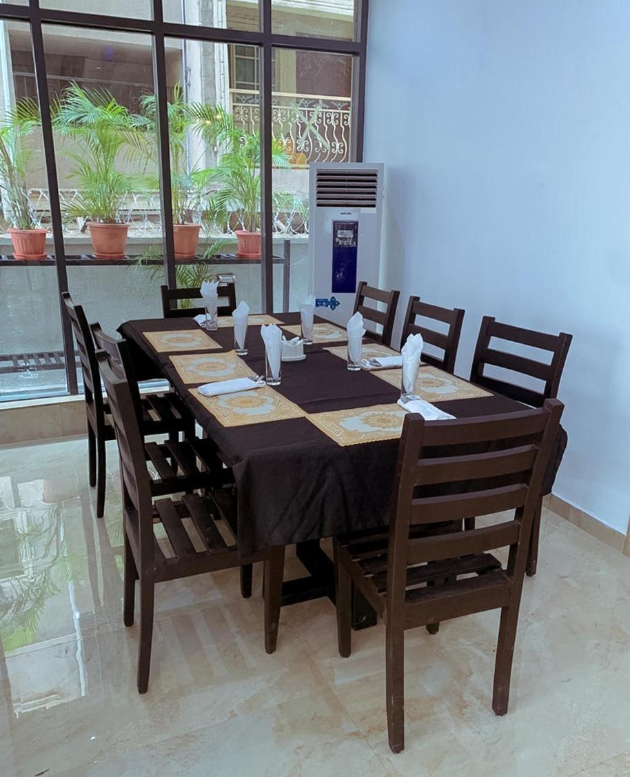 איקג'ה Greywood Hotel And Apartments מראה חיצוני תמונה