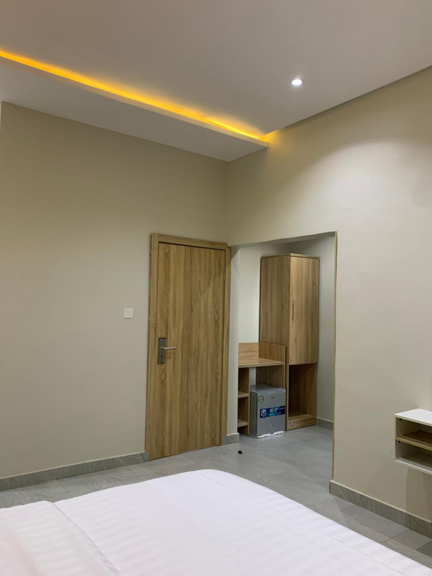 איקג'ה Greywood Hotel And Apartments מראה חיצוני תמונה