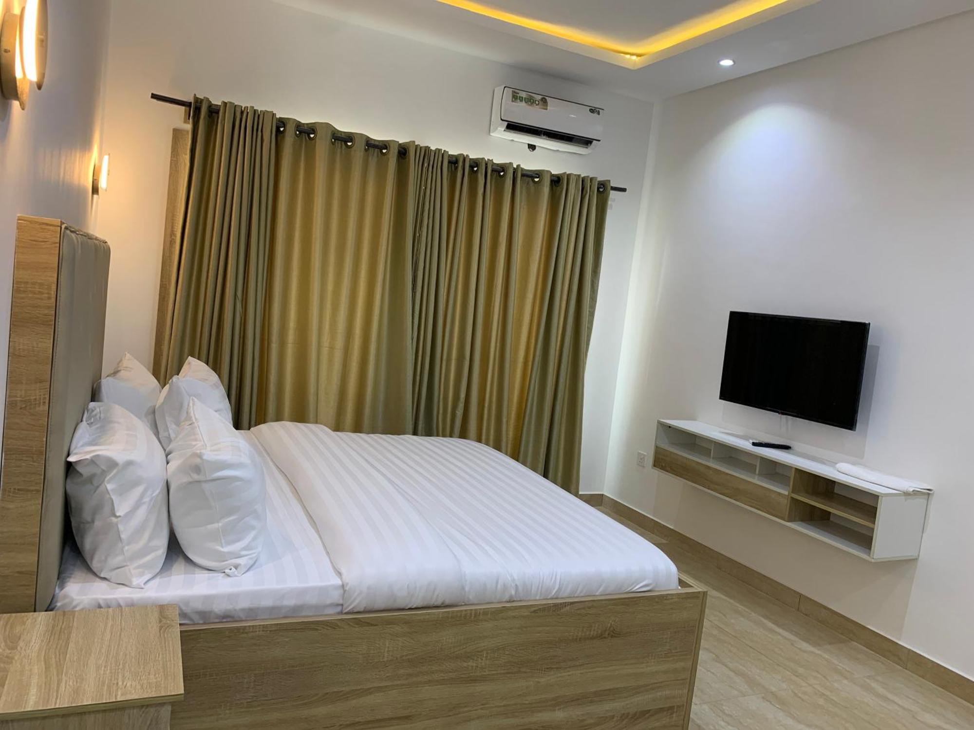 איקג'ה Greywood Hotel And Apartments מראה חיצוני תמונה