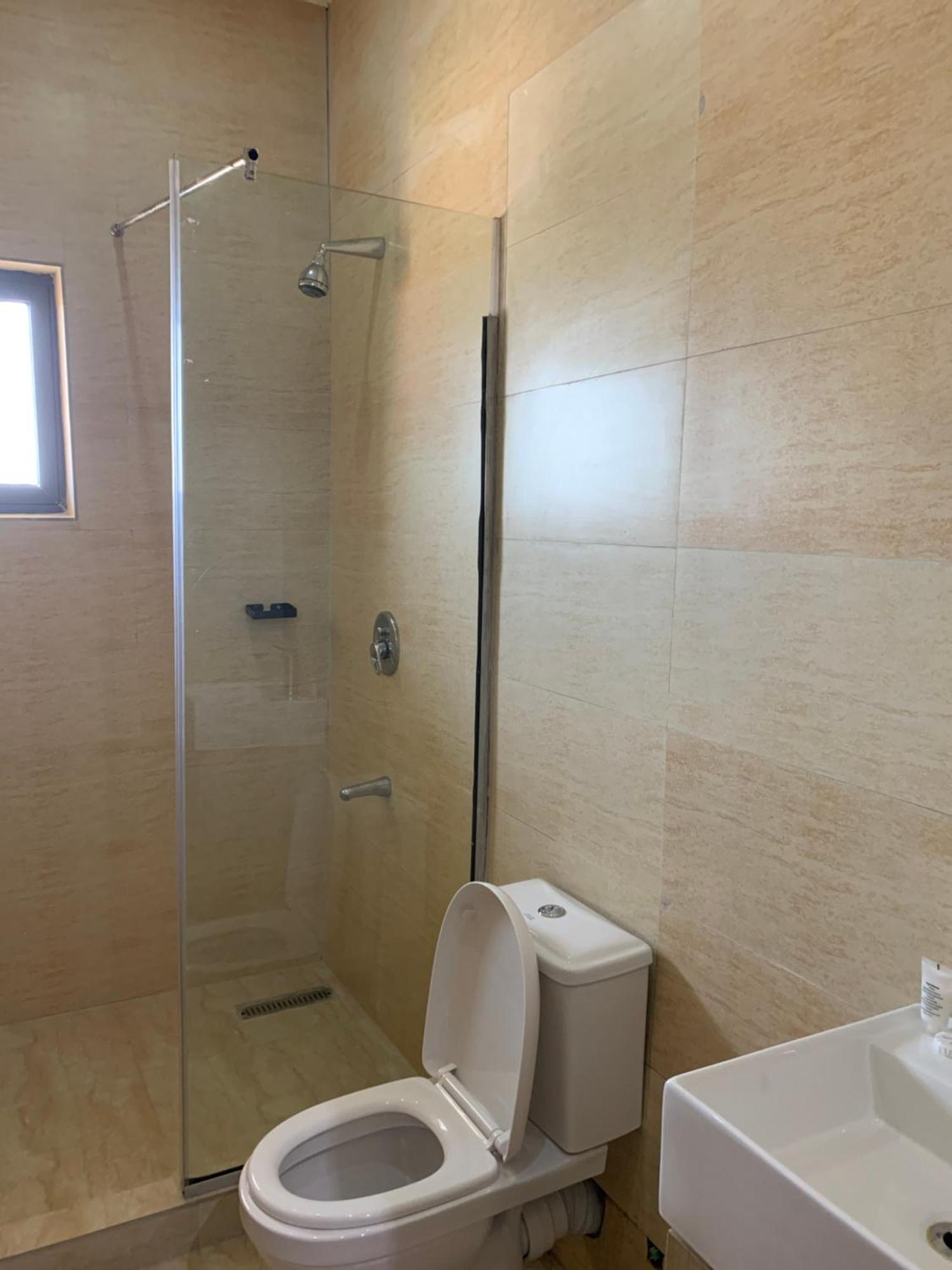 איקג'ה Greywood Hotel And Apartments מראה חיצוני תמונה